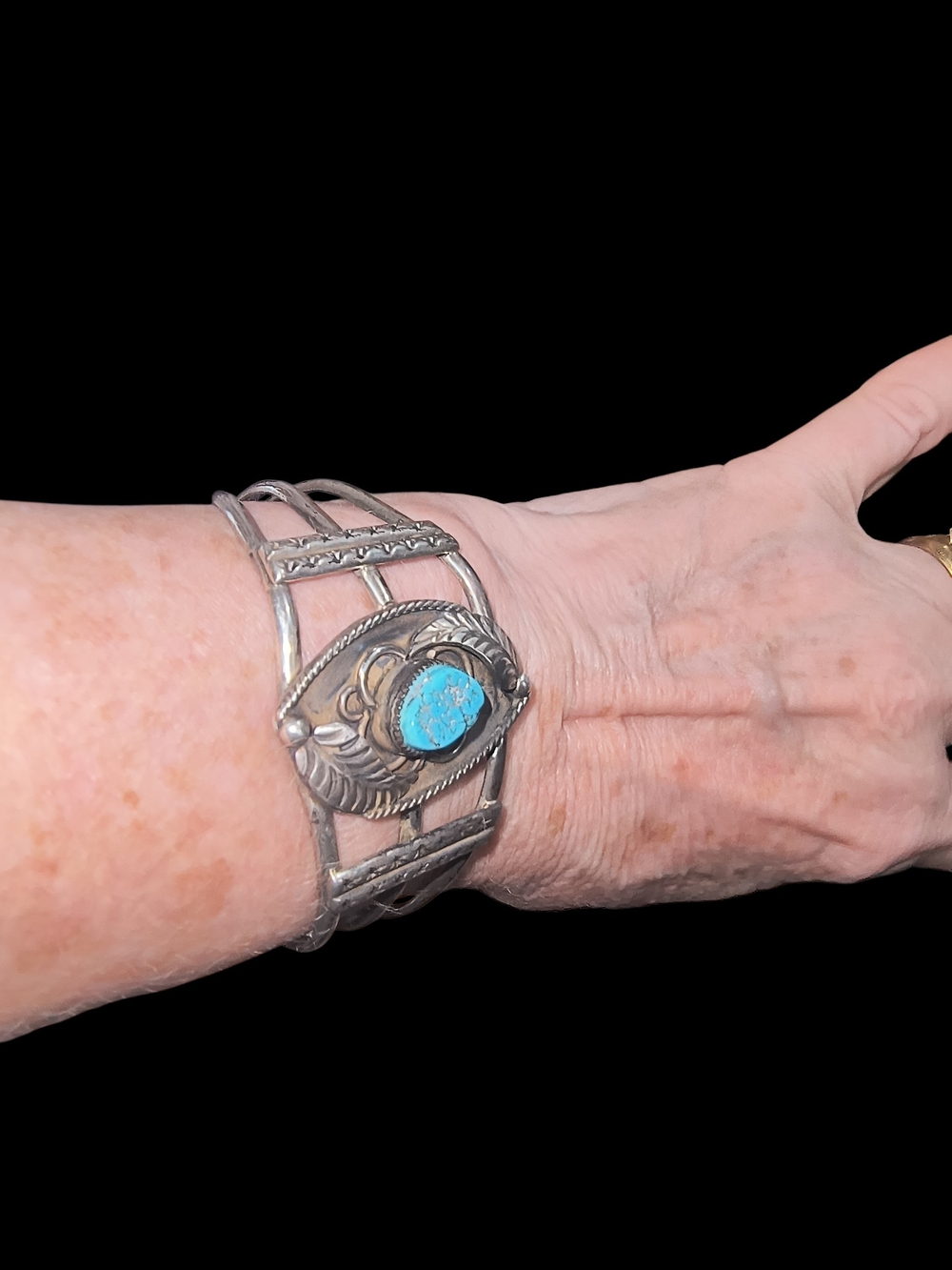 Vintage Southwest Navajo Style Sterling Silver Turquoise Cuff Bracelet - Picture 6 of 10